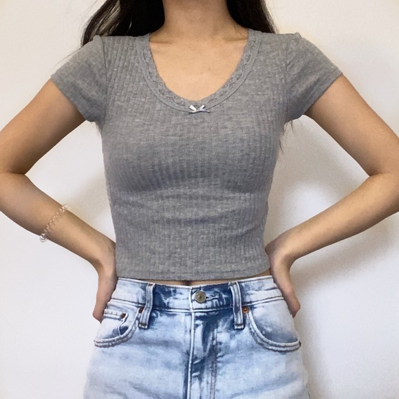 Grey ribbed v neck t shirt - Picture 2 of 2